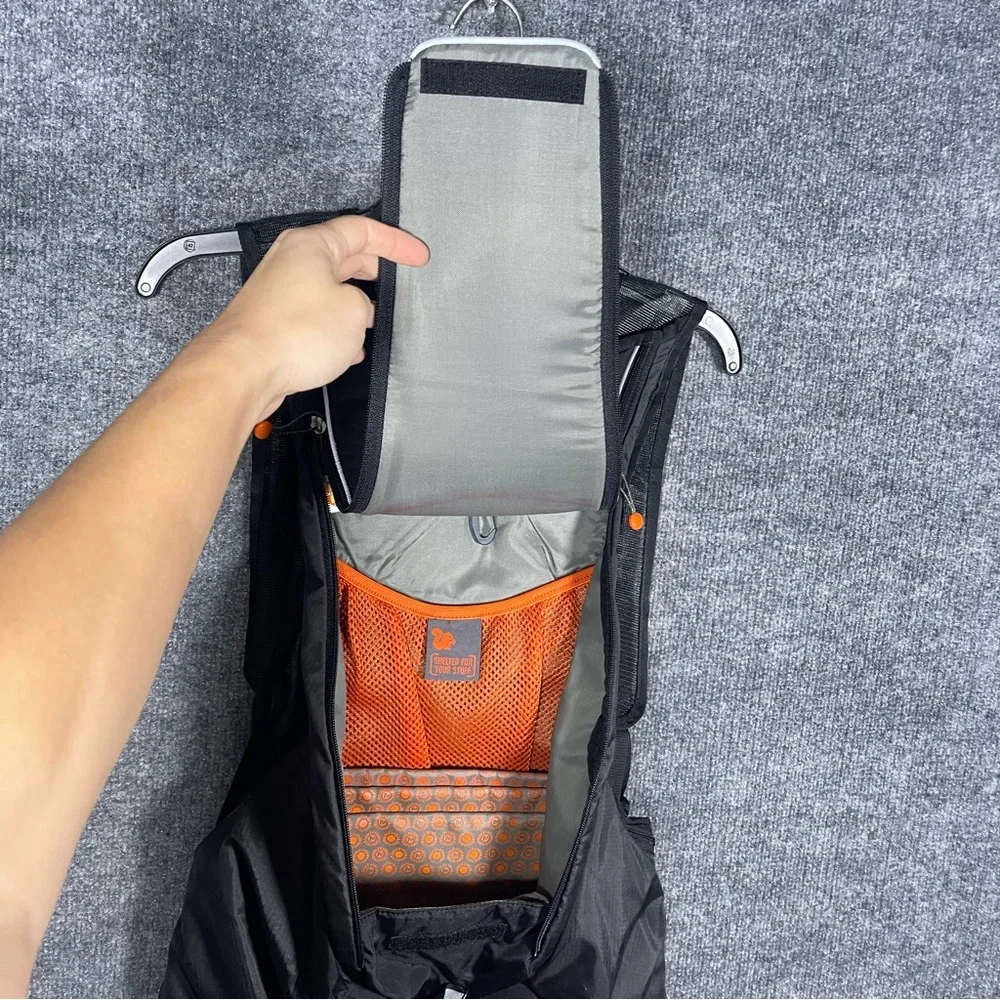 Merrell Black Insulated Padded Backpack Gorpcore Hiking Running‎ Trail Outdoor